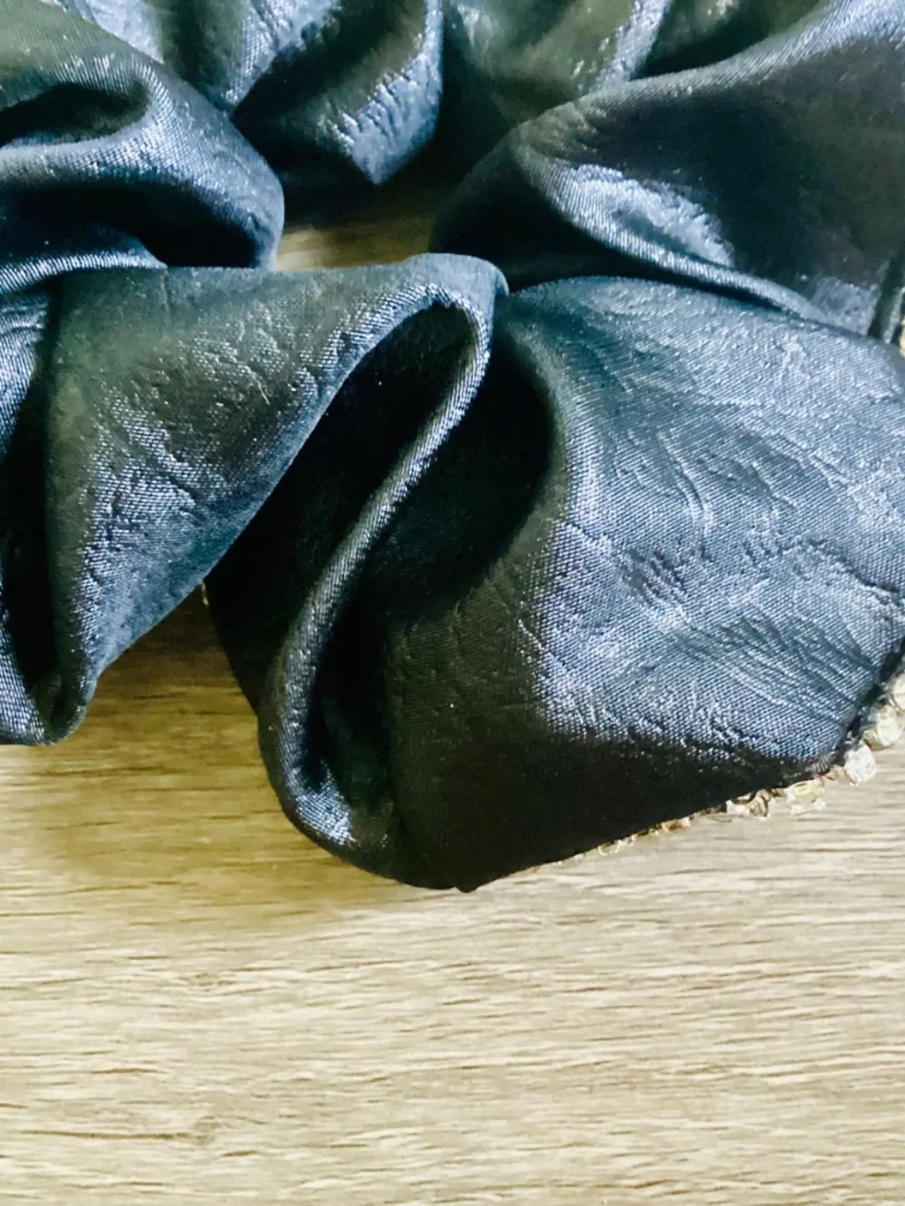 Lot Of 5 Claire’s Hair Accessories claw clip set Scrunchy Black Floral NWT
